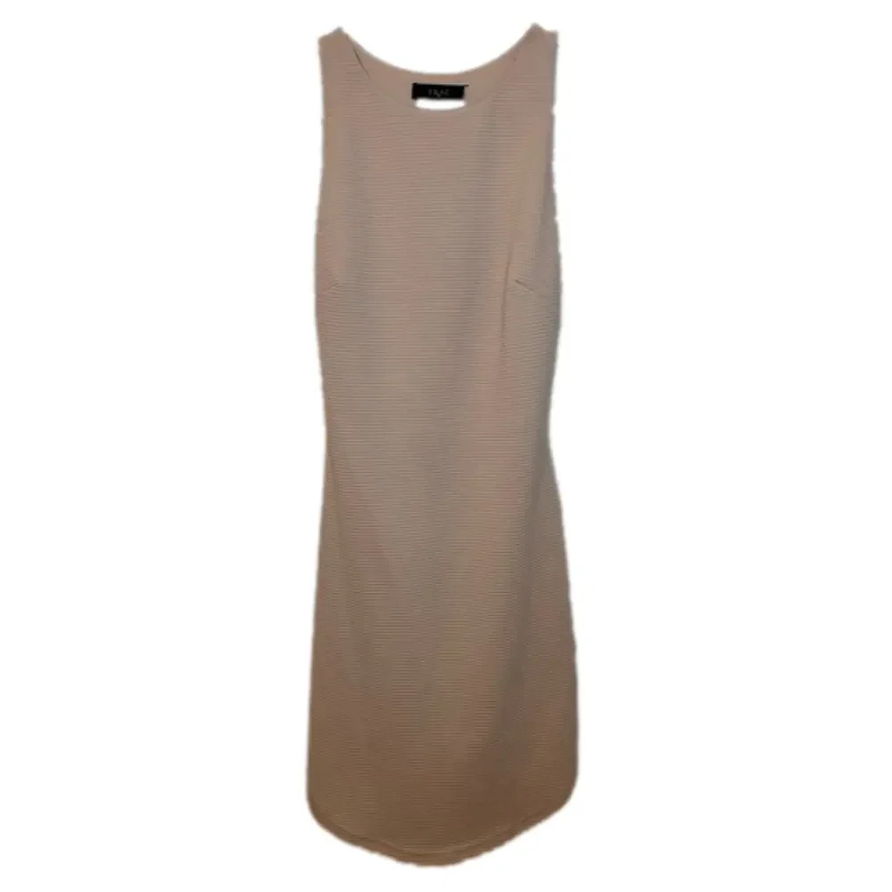 TRAC Tan Body con dress